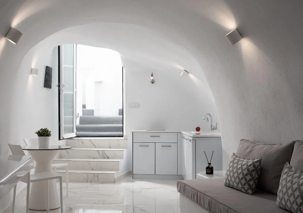 JUNIOR SUITE STANDARD Room, White Concept Caves, Santorini