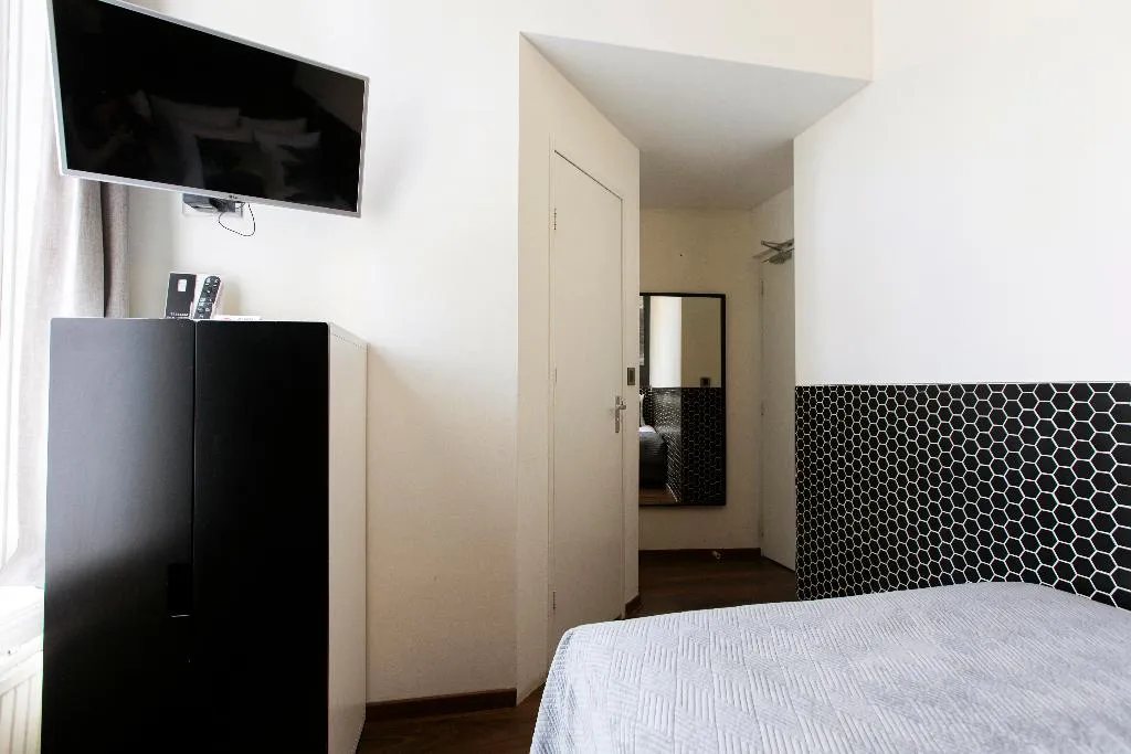 DOUBLE STANDARD Room, Quentin Amsterdam Hotel, Amsterdam