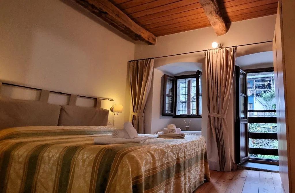 DOUBLE MOUNTAIN VIEW Room, Dimora Storica Casa Vanni, Milan