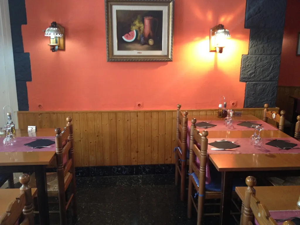 Restaurant, Hostal Porta De Nuria, Barcelona