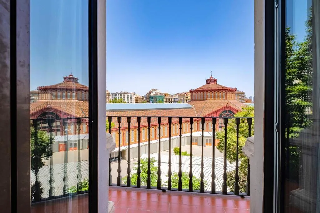 APARTMENT ONE BEDROOM Room, Aspasios Market Balconies, Barcelona