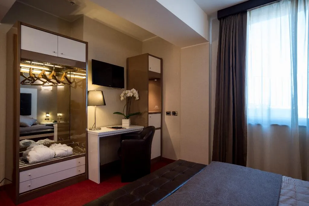 Double or Twin SUPERIOR Room, Magris Hotel, Naples