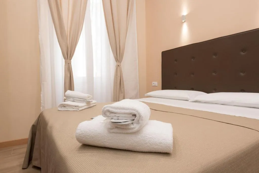 Room, Trinity Luxury Rooms, Rome