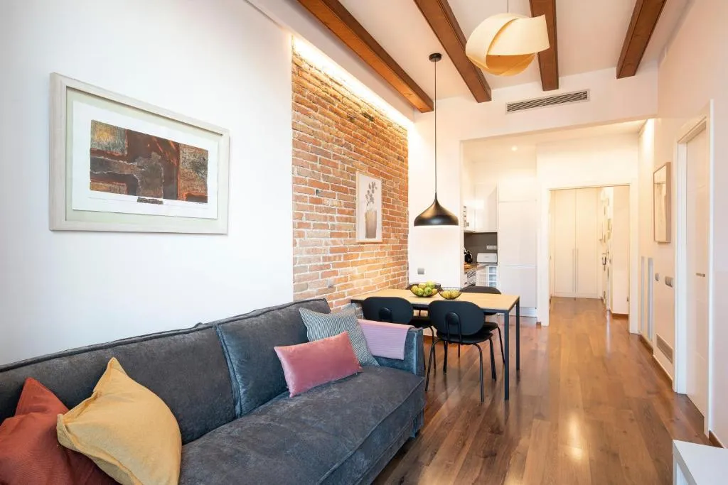 APARTMENT ONE BEDROOM Room, Aspasios Market Balconies, Barcelona