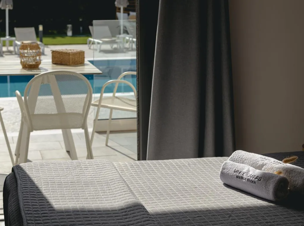 TRIPLE DELUXE WITH TERRACE Room, White Canvas Boutique Studios, Zante
