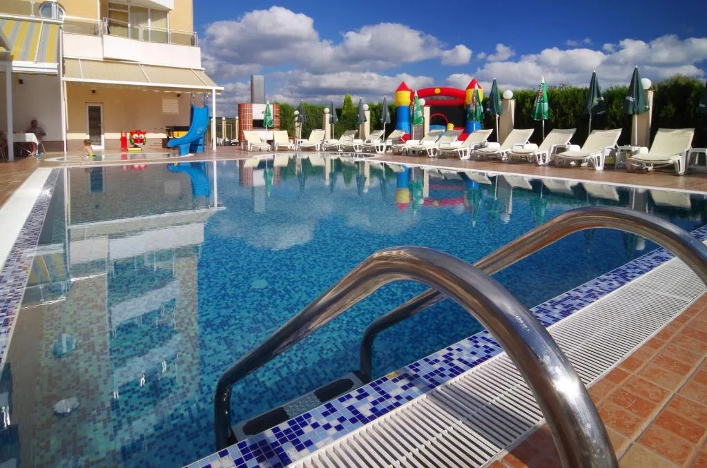Pool, Plamena Palace, Bourgas
