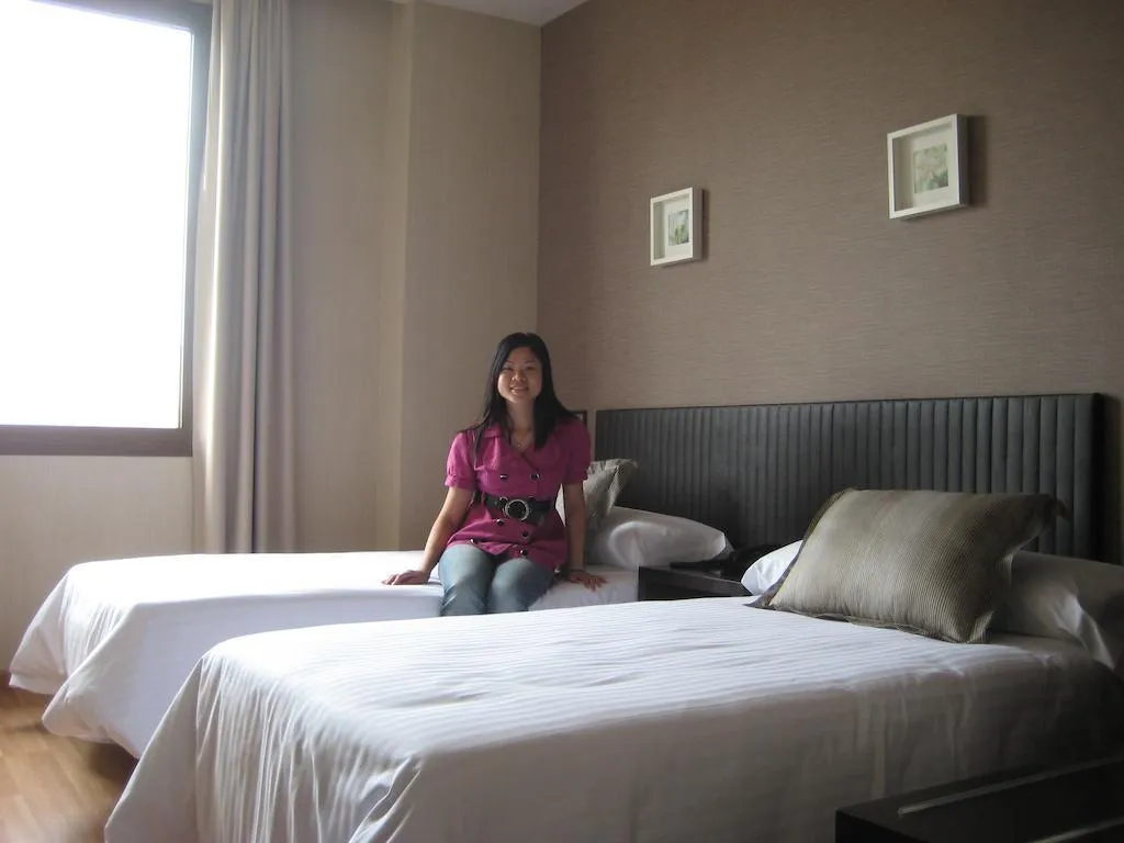 Double or Twin STANDARD Room, Dinastia Hotel, Madrid