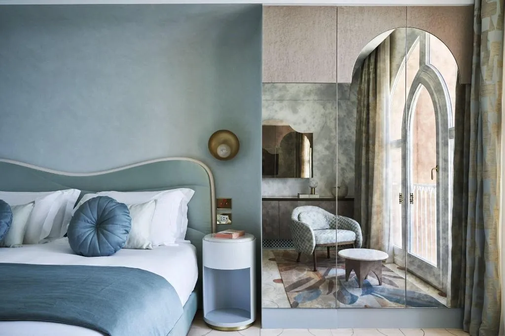 Room, Palazzo Avino, Naples