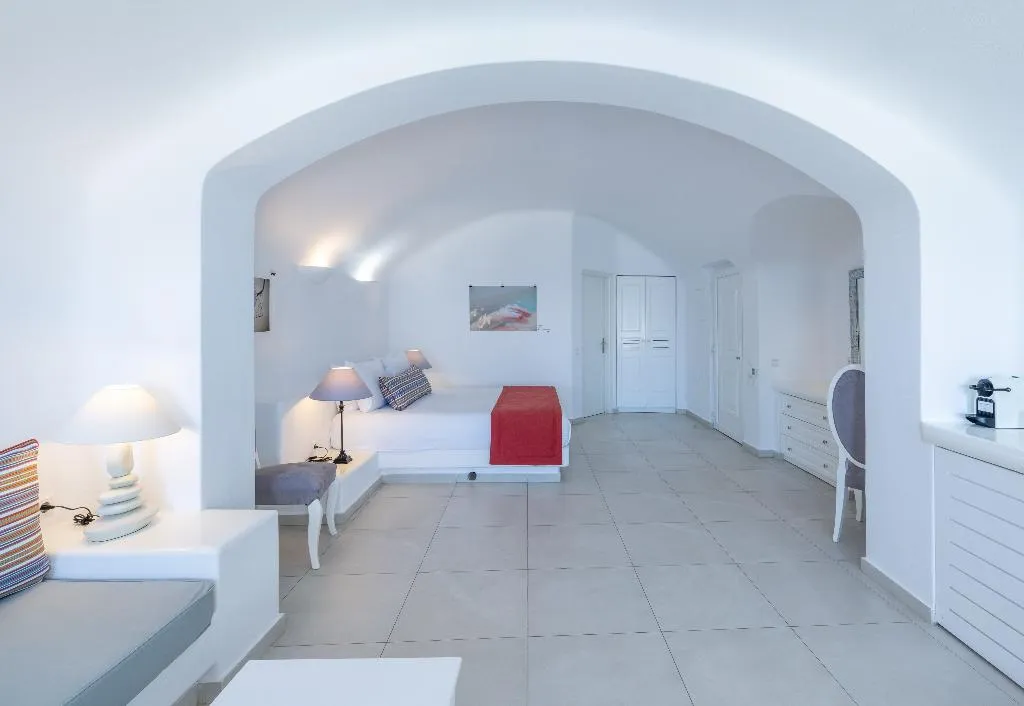SUITE WITH JACUZZI Room, Amber Light Villas, Santorini