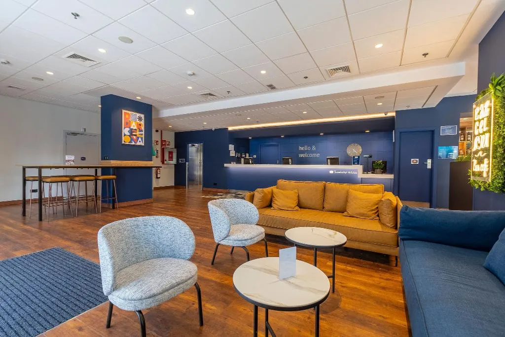 Lobby, Travelodge Barcelona Poblenou, Barcelona
