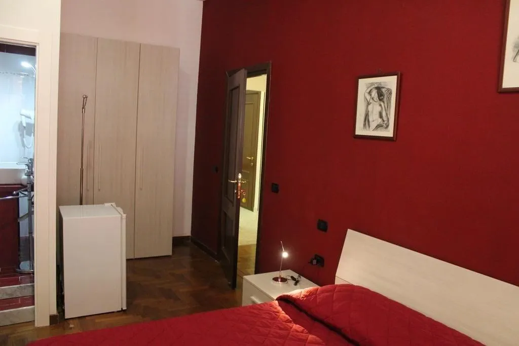 Room, Pomodoro B&B, Naples