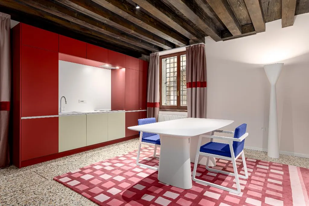 APARTMENT STANDARD Room, Palazzo Dei Fiori By Room Mate, Venice
