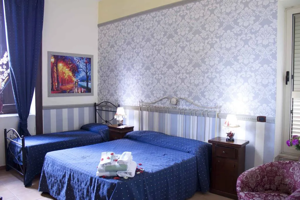 TRIPLE STANDARD Room, Hotel Ristorante Novecento, Naples