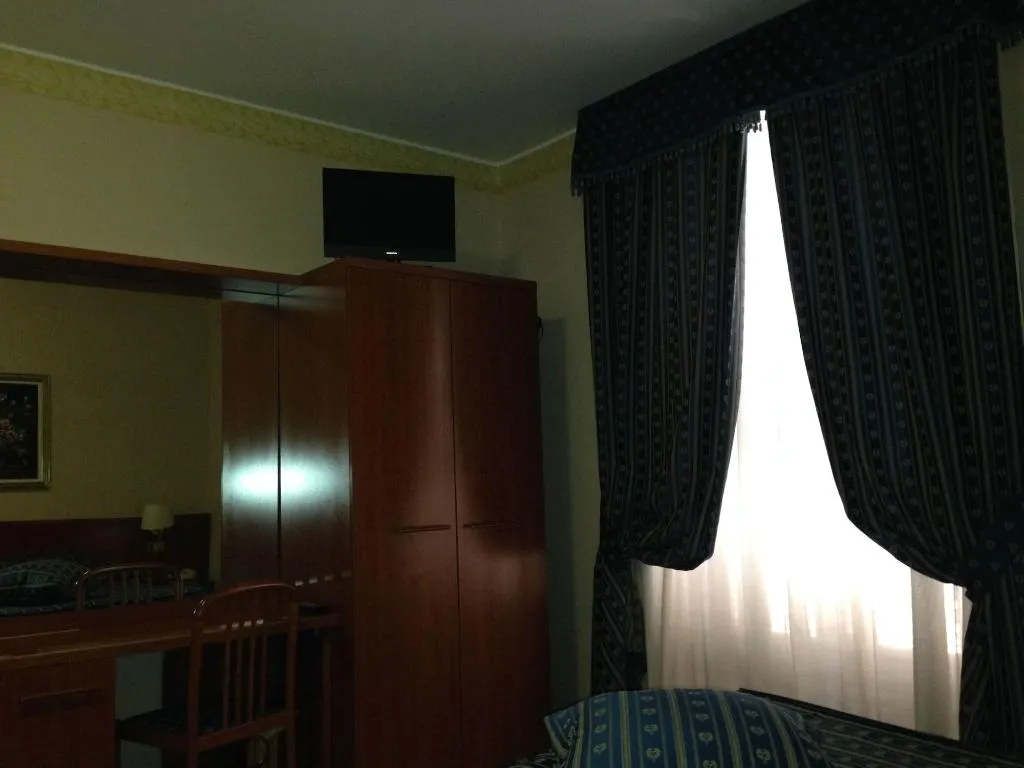 Room, Hotel Fenicia, Naples