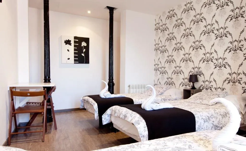 Room, Hostal Abril, Madrid