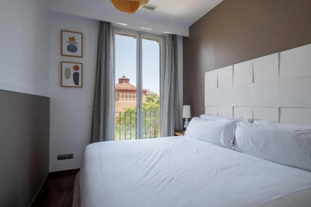 APARTMENT ONE BEDROOM Room, Aspasios Market Balconies, Barcelona