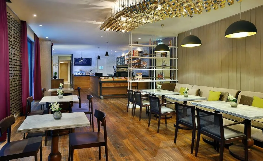 Bar, The Ritz Carlton, Difc Executive Residences, Dubai