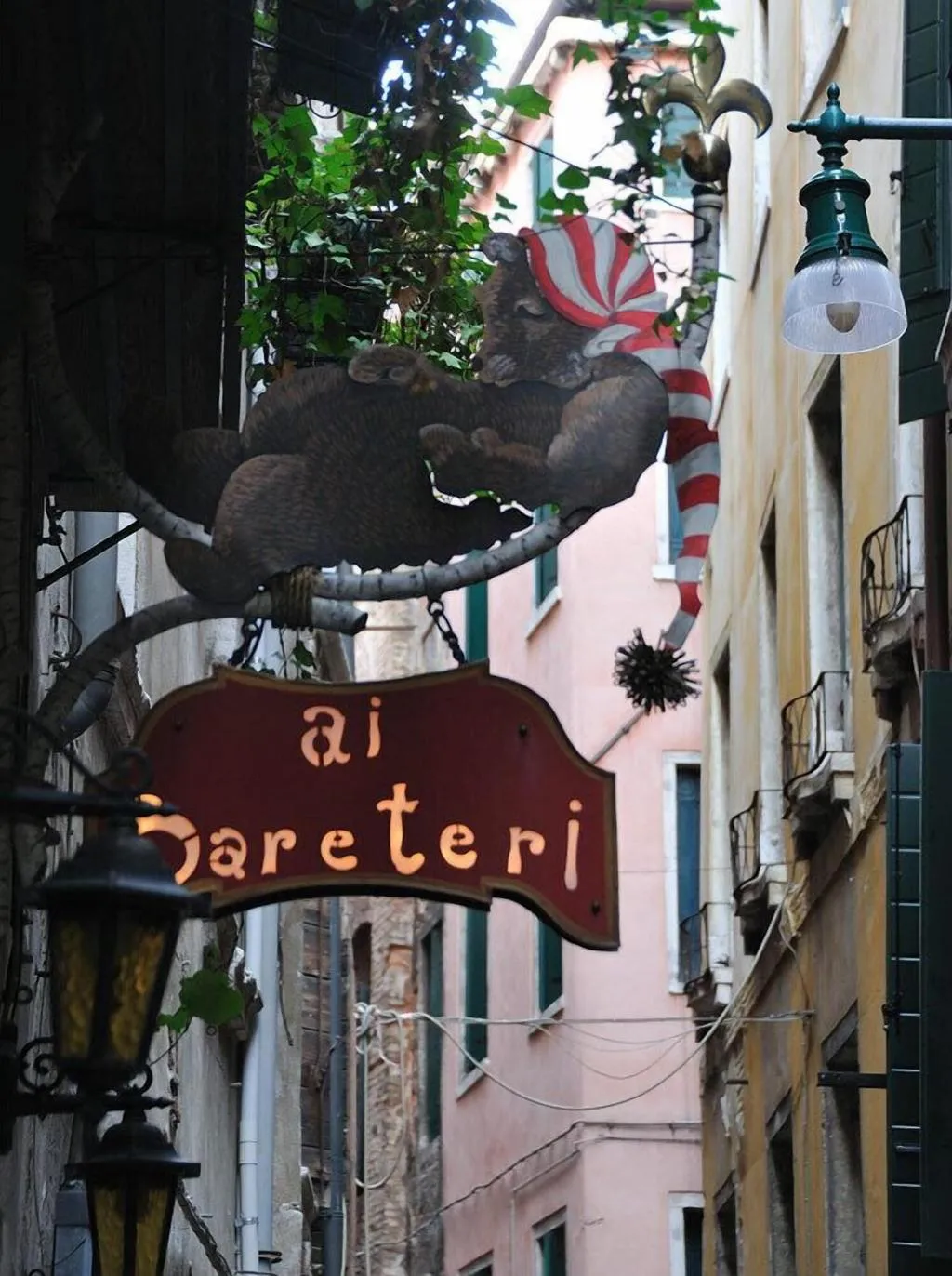 General view, Ai Bareteri, Venice