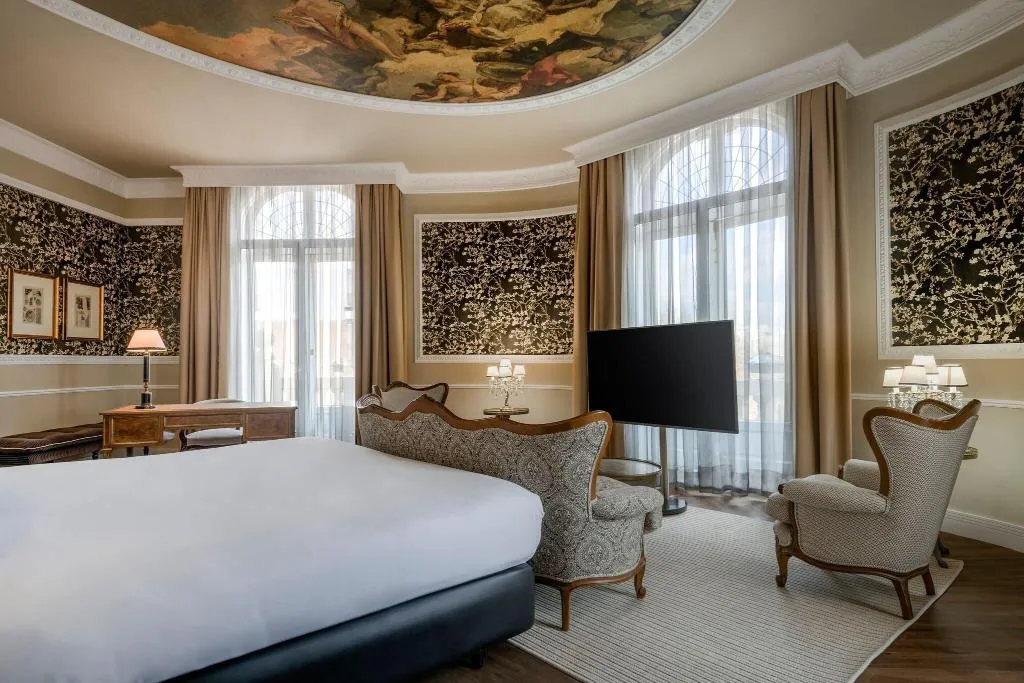 Room, AC Hotel Palacio del Retiro Autograph Collection, Madrid