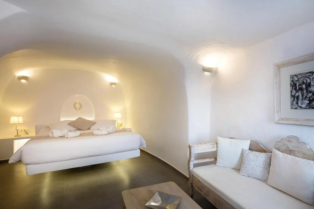 CAVE SUPERIOR Room, Oia Mare Villas, Santorini