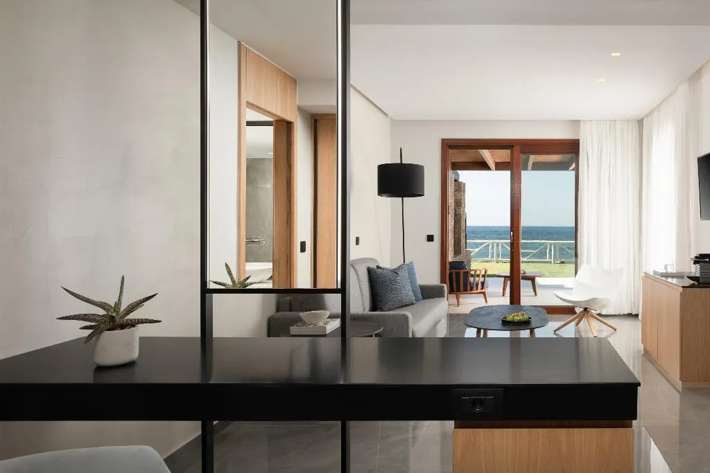 SUITE SEA FRONT Room, Ikaros Beach Luxury Resort Spa, Crete