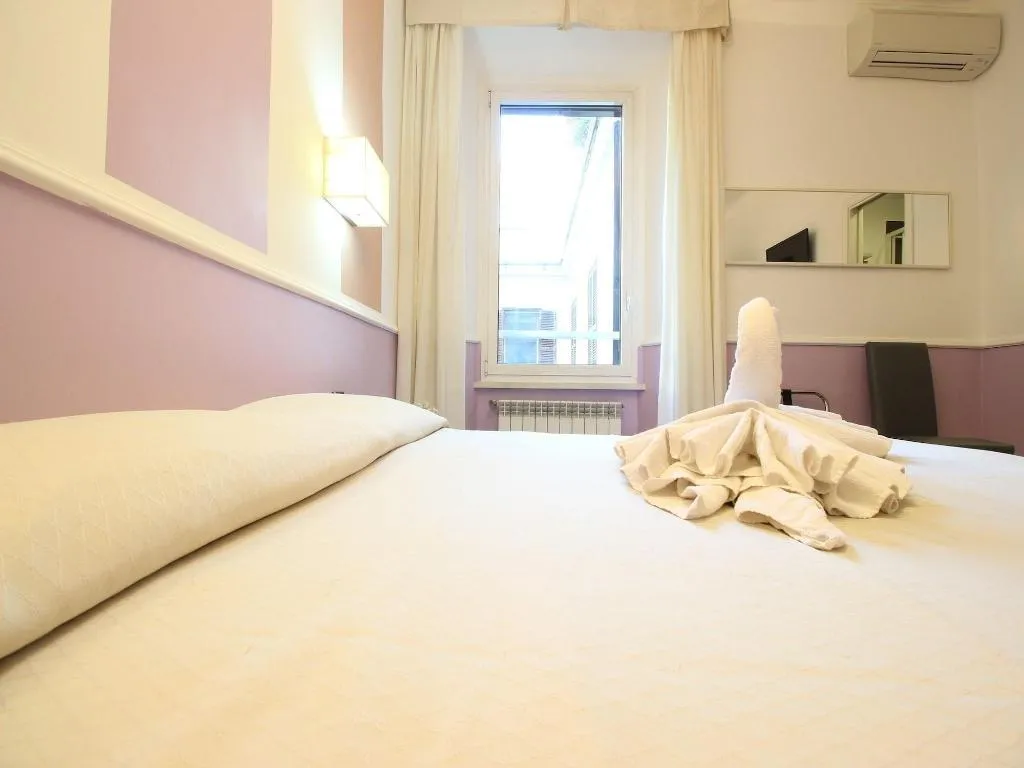 Room, Few Steps From Colosseum, Naples