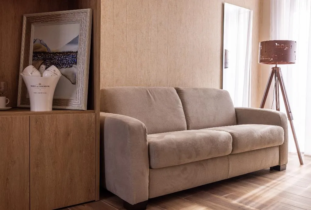 SUITE WITH JACUZZI Room, C'est La Vie Boutik Swieqi, Malta