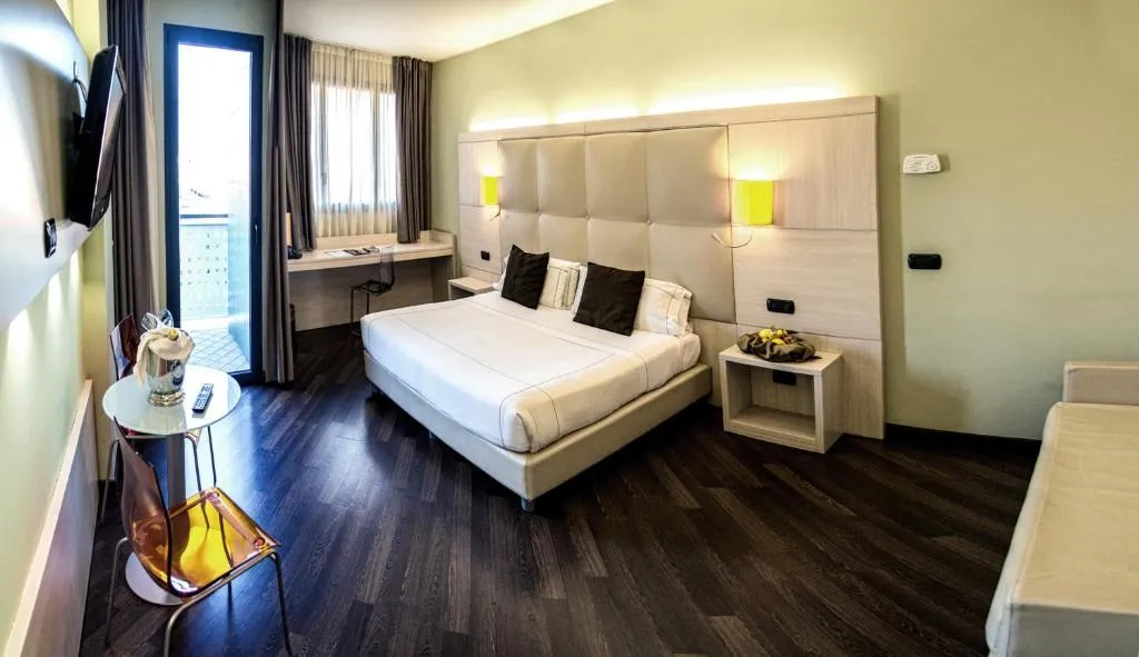 TRIPLE STANDARD Room, Acca Palace, Milan