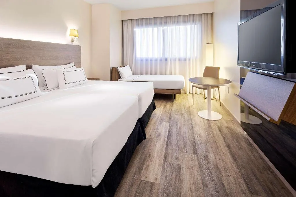 TRIPLE STANDARD Room, Melia Lebreros, Seville