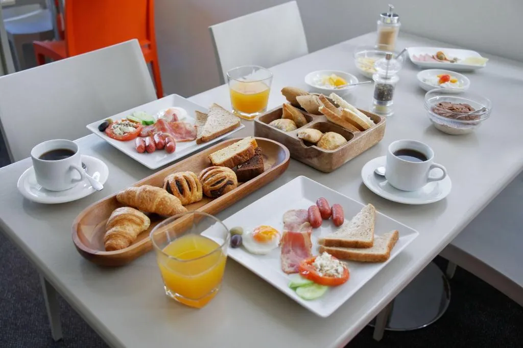 Restaurant, Piraeus City Hotel, Athens