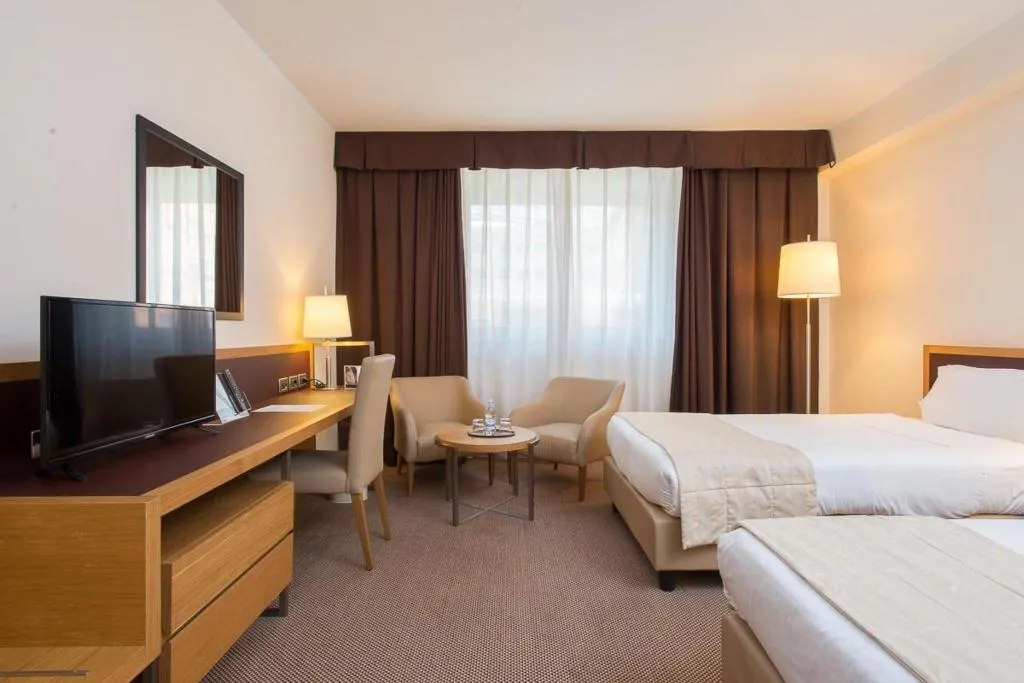 Room, Plaza Caserta, Naples