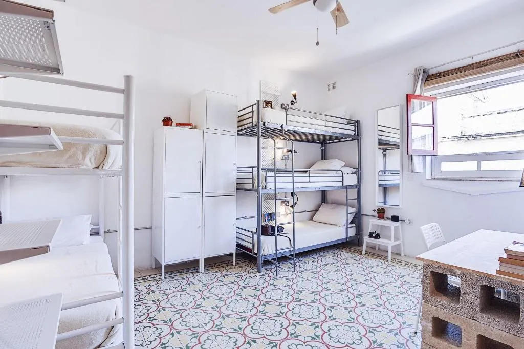 Room, Granny's Inn - Hostel, Malta