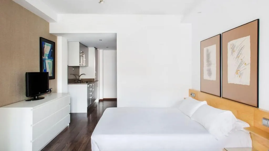 APARTMENT SUPERIOR CAPACITY 4 Room, Barcelona Apartment Aramunt, Barcelona