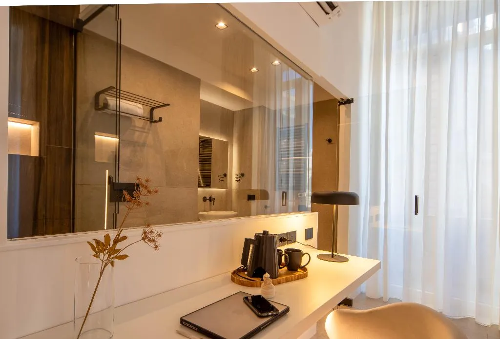DOUBLE DELUXE SUPERIOR Room, Mamalu Studios And Suites, Naples