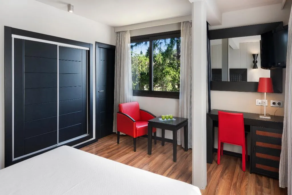 DOUBLE SINGLE USE STANDARD Room, Salles Hotel Aeroport de Girona, Costa Brava