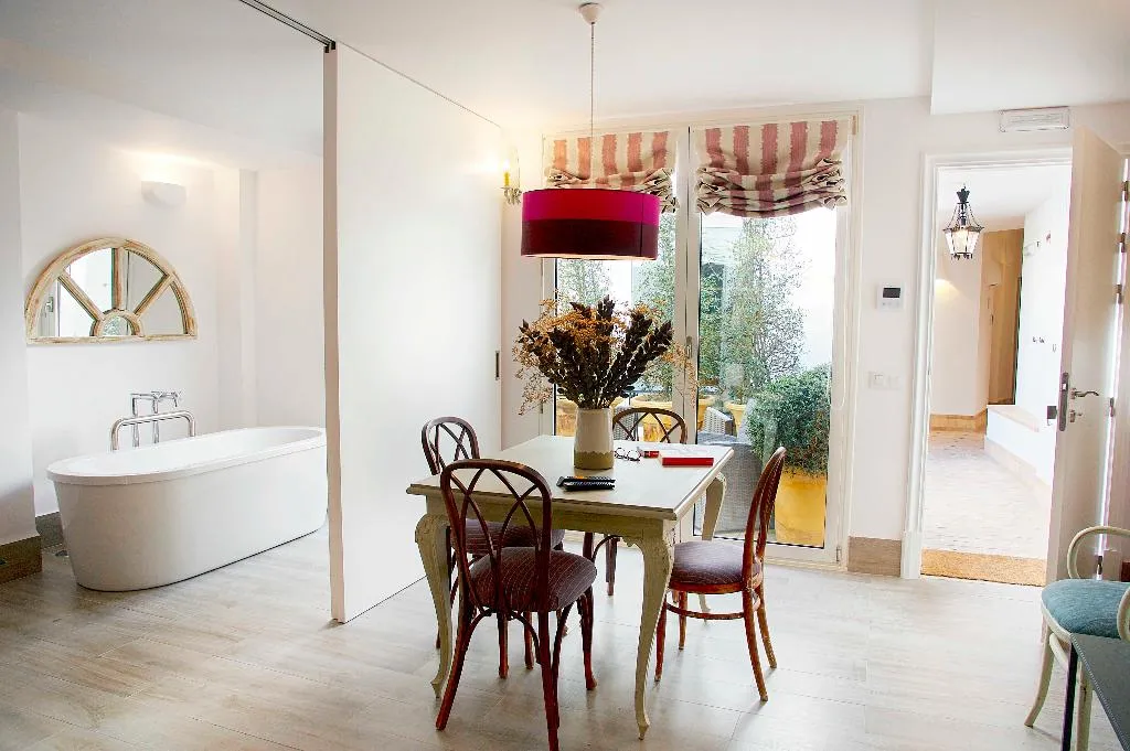 APARTMENT DELUXE Room, Overland Suites Catedral Luxury Apartments, Seville