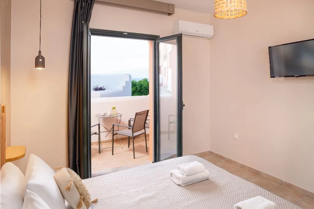 QUADRUPLE ONE BEDROOM Room, Nisea Hotel Samos, Samos