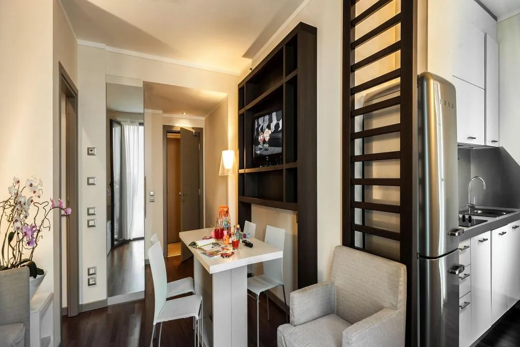 APARTMENT KING SIZE BED Room, Ramada Plaza Milano Hotel, Milan