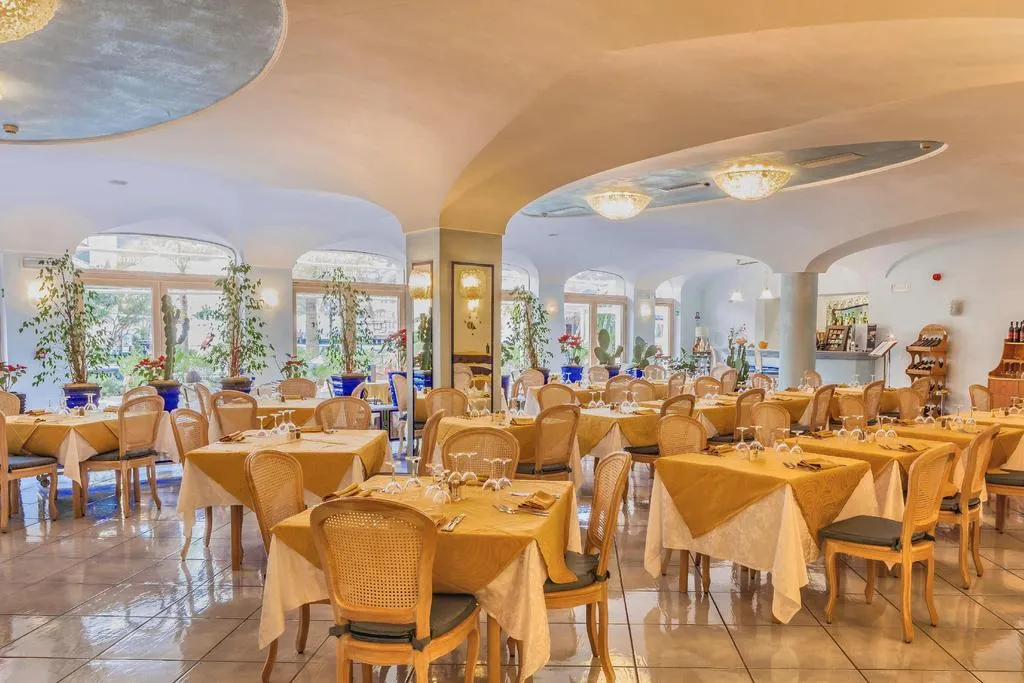 Restaurant, Aragona Palace Hotel, Naples