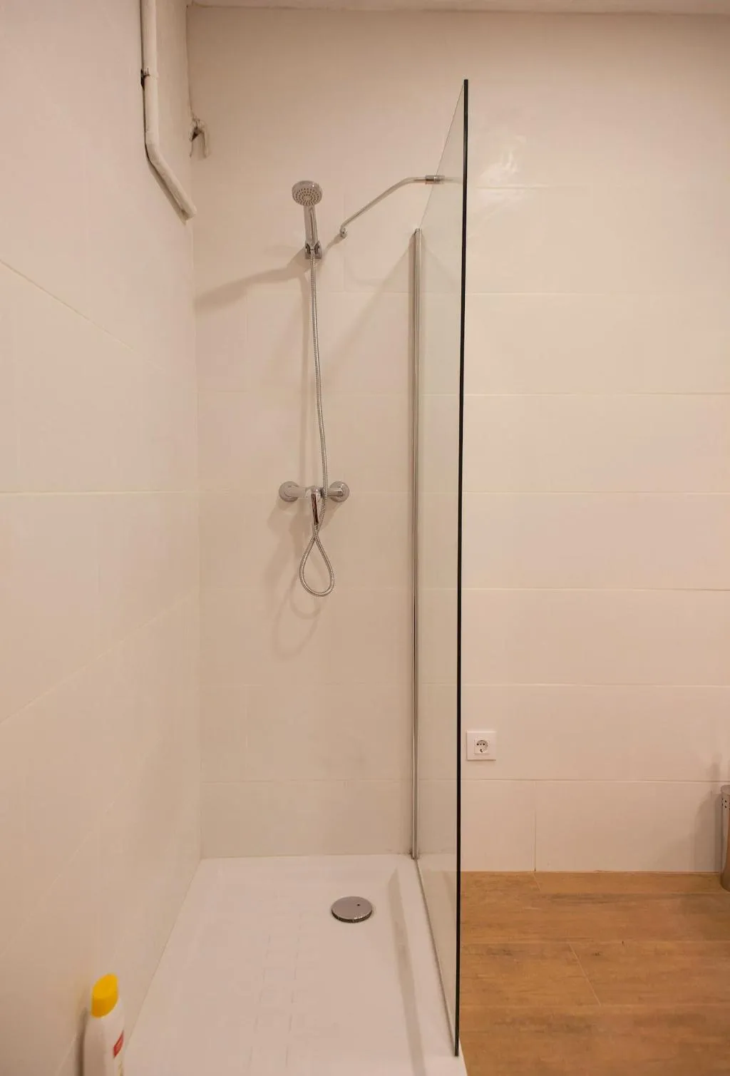 Room, Hostel Bed In Girona, Costa Brava