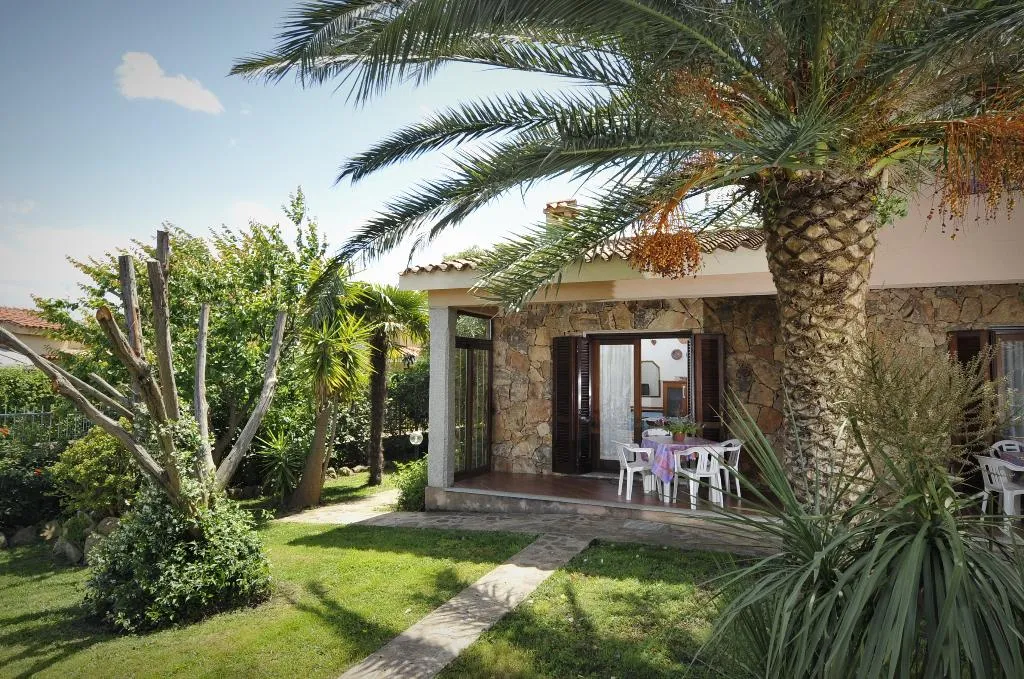 APARTMENT CAPACITY 3 Room, Complessi Residenziali Le Canne e Le Canne Mare, Olbia