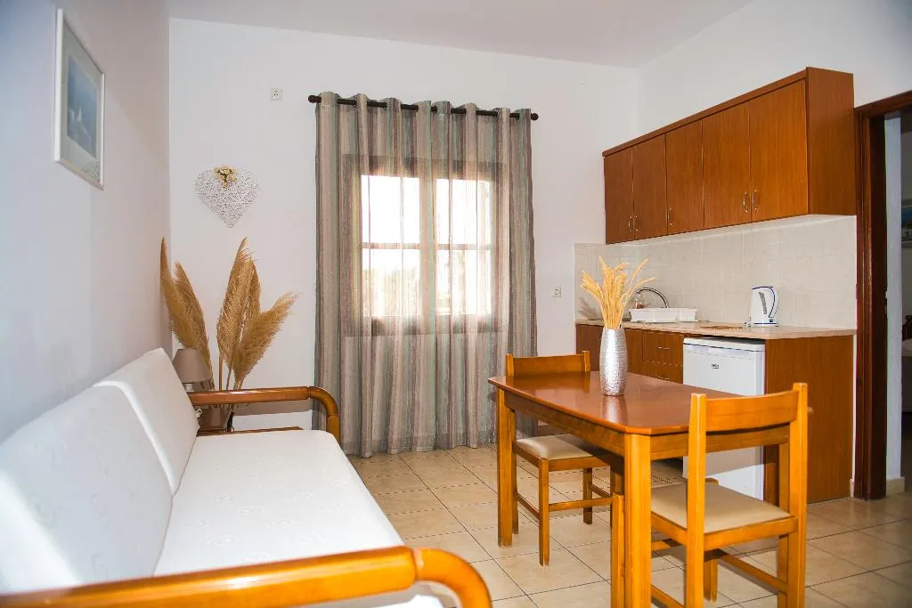 APARTMENT CAPACITY 3 Room, Villa Angira, Santorini