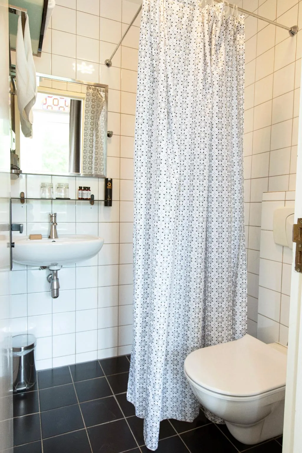 QUADRUPLE STANDARD Room, Quentin Amsterdam Hotel, Amsterdam