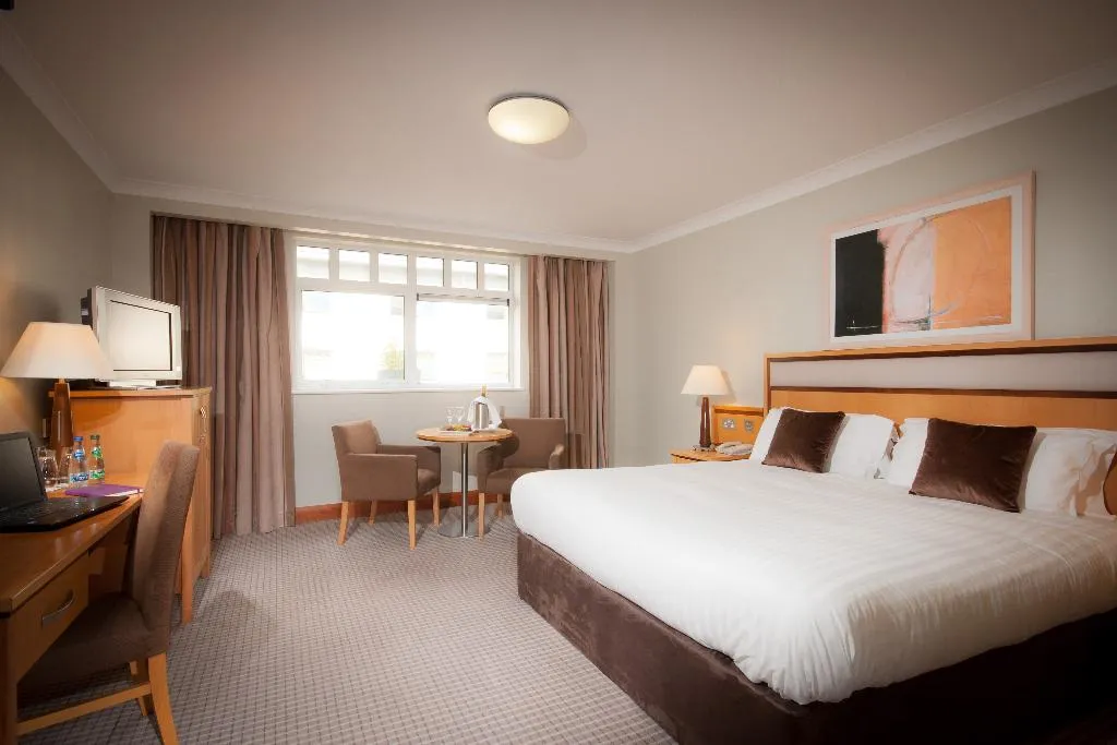 DOUBLE STANDARD Room, Oriel House Hotel, Cork