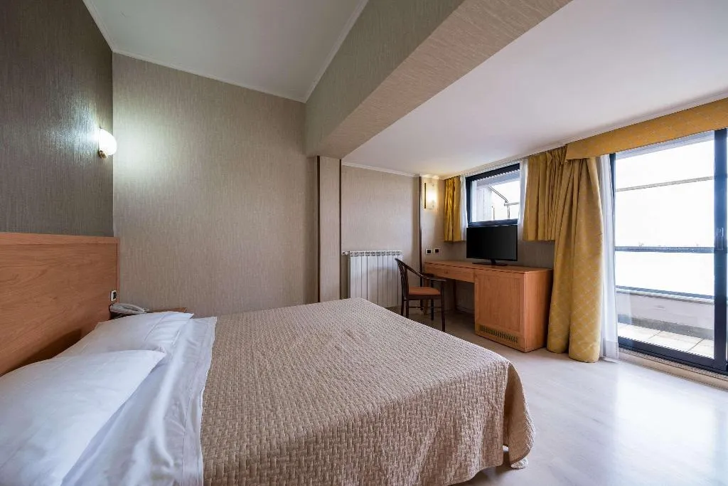 Double or Twin STANDARD Room, Hotel Rouge et Noir Roma, Rome