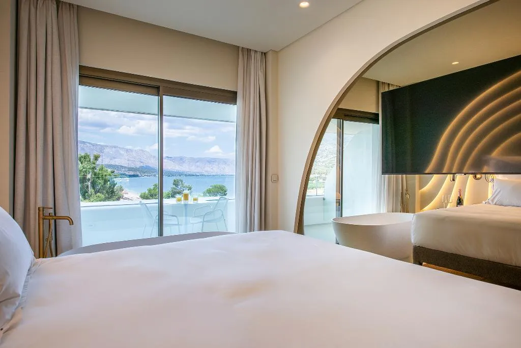 SUITE EXECUTIVE SEA VIEW Room, Isla Brown Corinthia Resort & Spa, Curio Collect, Athens