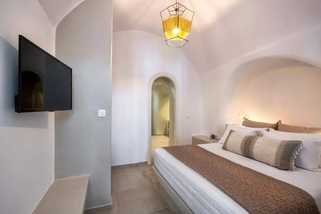 SUITE GRAND Room, Hill Suites Santorini, Santorini
