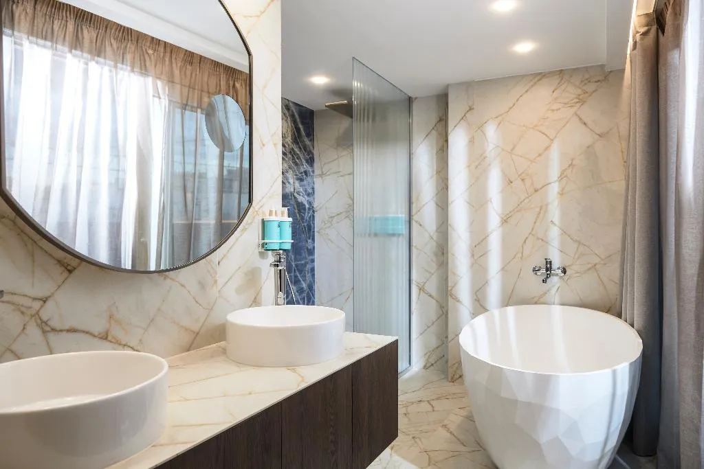 SUITE WITH BALCONY Room, Novotel Malta Sliema, Malta