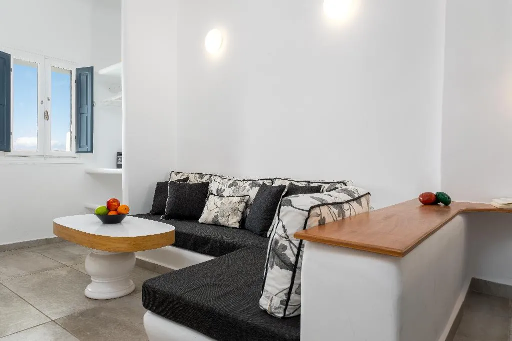 SUITE WITH PRIVATE POOL Room, Amaze Suites, Santorini