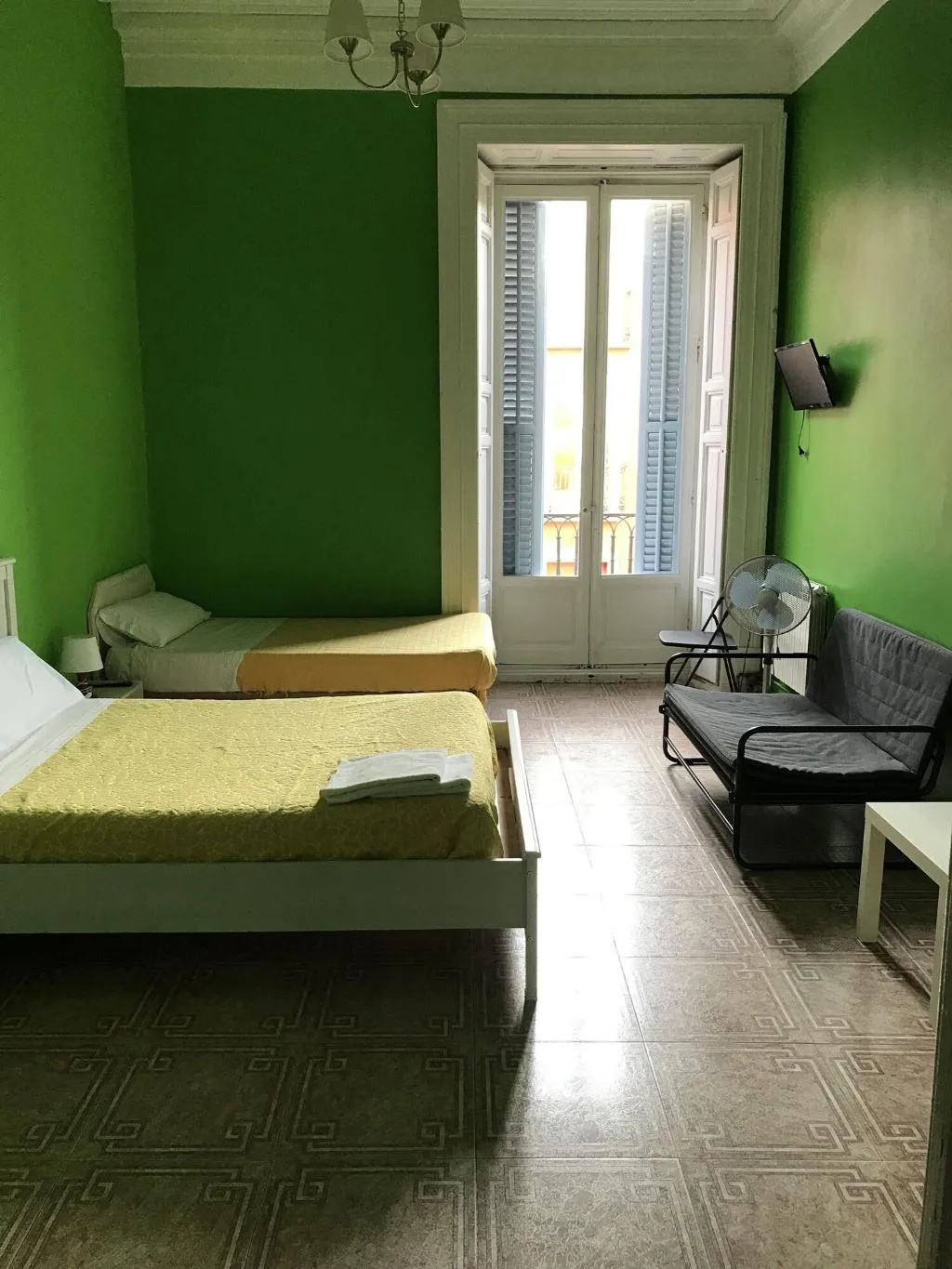 Room, Hostal Apolo Xi, Madrid